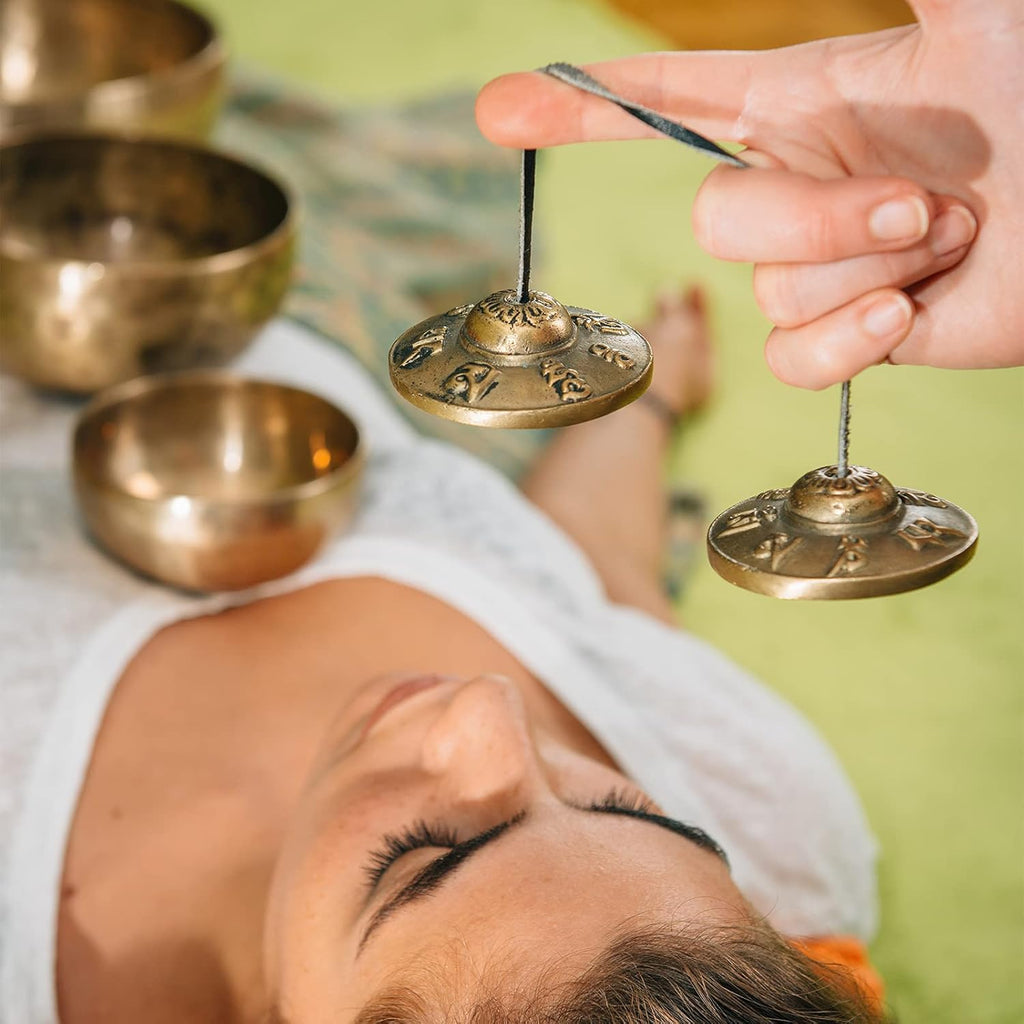 Omara Tibetan Tingsha Cymbals Meditation Chime Bells with Tibetan Drawstring Cloth Bag, 6.3 cm Meditation Chime Bells, for Percussion Instrument(Om Mane Padme Hum Symbols Embossed)